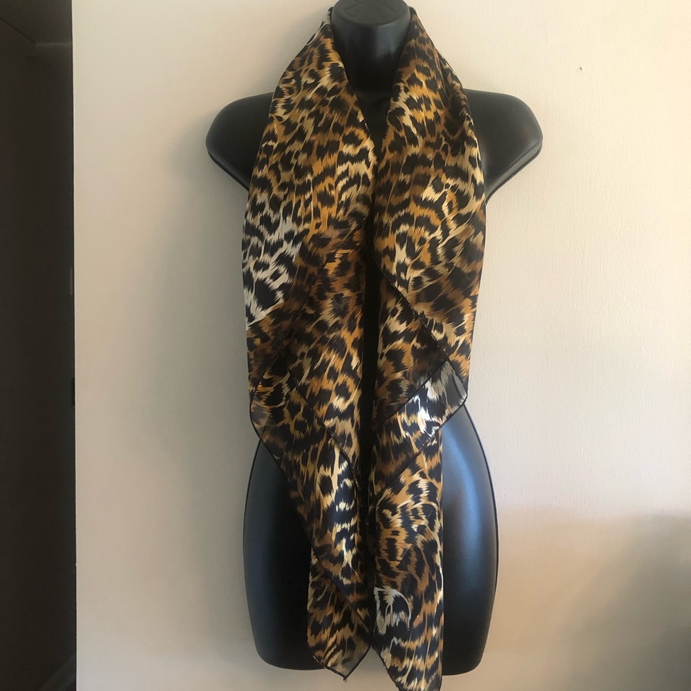 Leopard print hundred percent polyester scarf